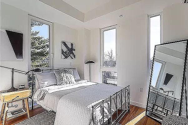 2nd image of 124 Erasmus St #4I