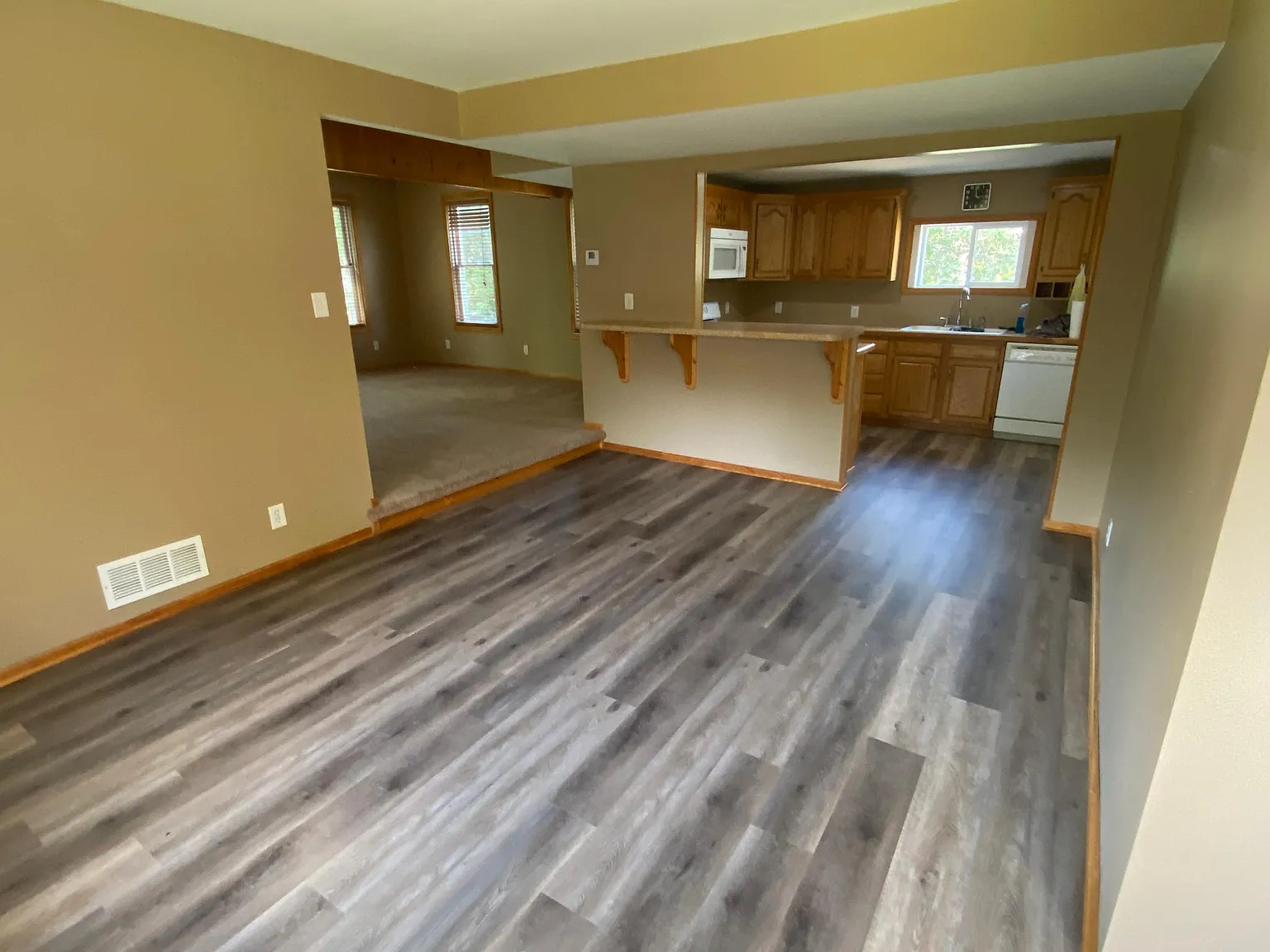 1221 Carnelian St N — Photo 2
