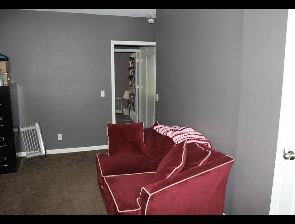 upstairs bonus space -great for office or exercise equipment