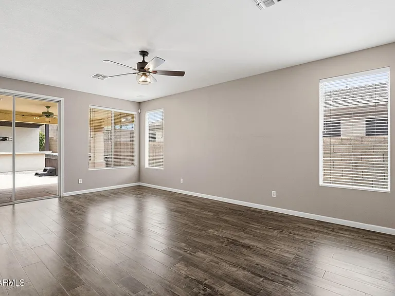 1724 W Deer Creek Rd — Photo 9