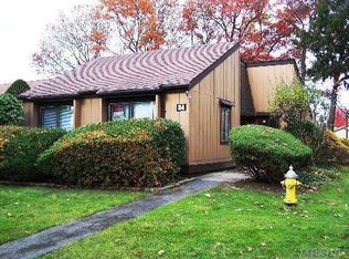 84 Strathmore Gate Dr, Stony Brook, NY 11790