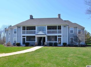 906 Oakbrook Dr, Jackson, MI 49203