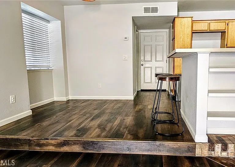 976 W Arrow Hwy — Photo 9