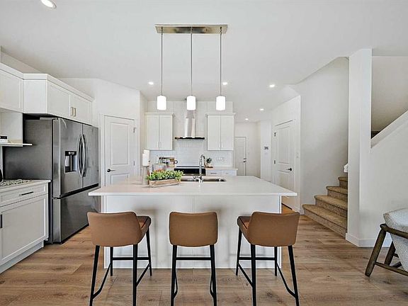 4th image of 517 N Ranch Gate