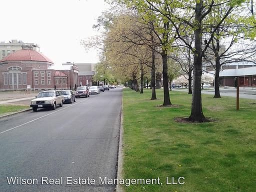 4th image of 115 N Naches Ave
