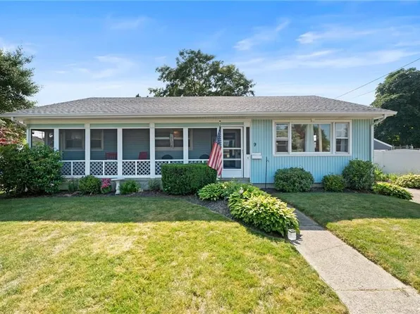 9 Woodlund Ave, Westerly, RI 02891