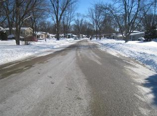 1116 N Russell Ct, Aurora, IL 60506