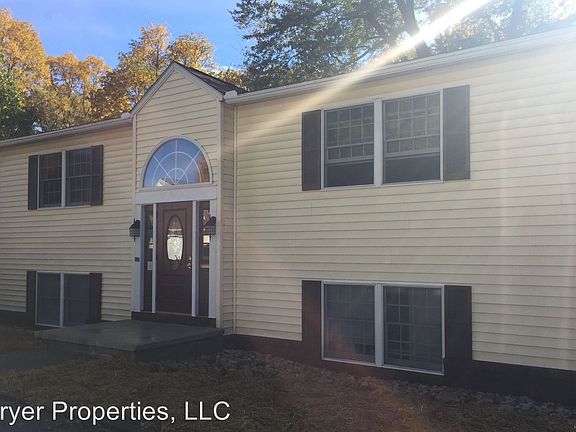 3rd image of 594 North St APT 2D
