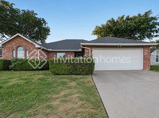 4800 Hollow Tree Dr, Arlington, TX 76018