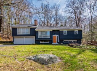 10 Pepperidge Rd, Newtown, CT 06470
