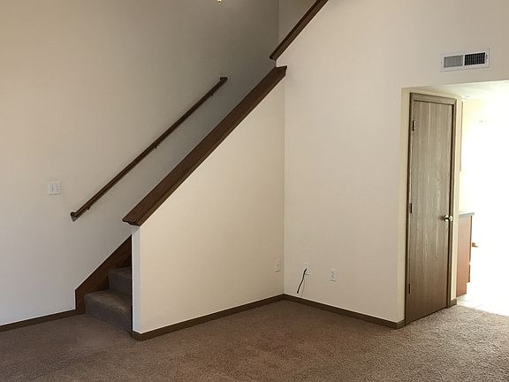 3rd image of 605-607 Glenstone Dr #605