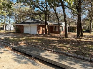 501 Merrill Dr, Bedford, TX 76022