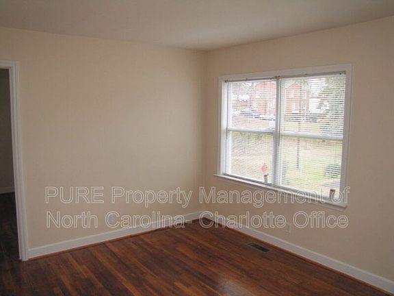 2nd image of 1933 Saint Luke St #2