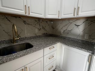 678 High St FLOOR 3, Central Falls, RI 02863