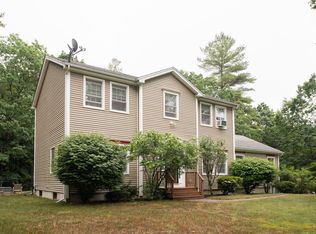 28 Roe Fields Dr, South Berwick, ME 03908