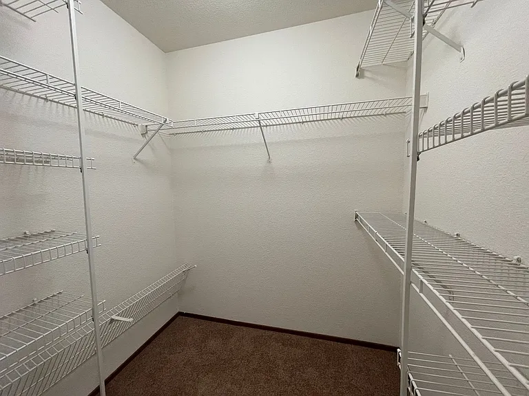 1625 Parkview Green Cir — Photo 11