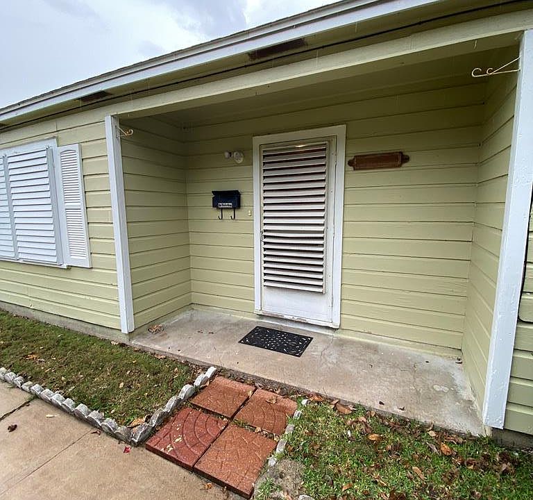 1st image of 1706 Oleander Dr