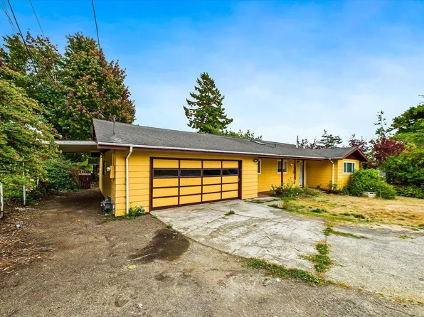 1776 Golf Course Rd, Bayside, CA 95524