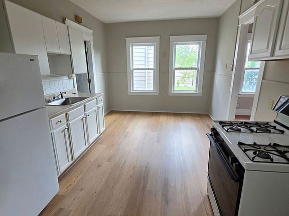 4th image of 6321 Lansing Ave #4