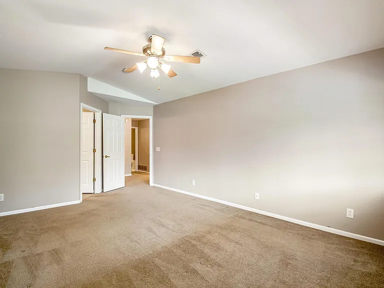 4221 S Blackhawk Cir #7E — Photo 8