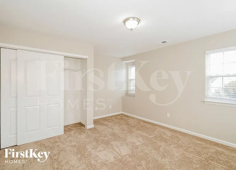 163 Ranlo Ave — Photo 13