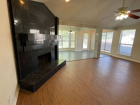 5th image of 971 N Brookside Dr