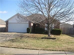 1st image of 905 SW Cheyenne Dr