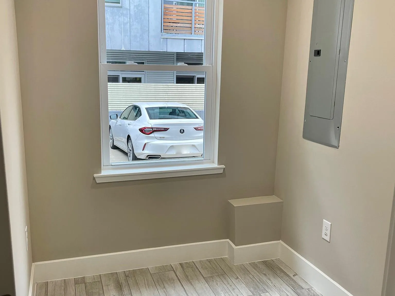2 bed, 2.5 bath, 1600 sqft, $3,700 — Photo 2