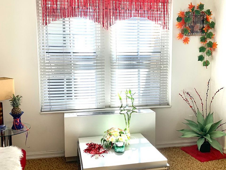 1st image of 150 W 51st St APT 1633