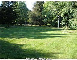 2nd image of 48 Wyndy Brook Ln