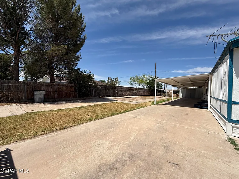 5941 Sixta Dr — Photo 44