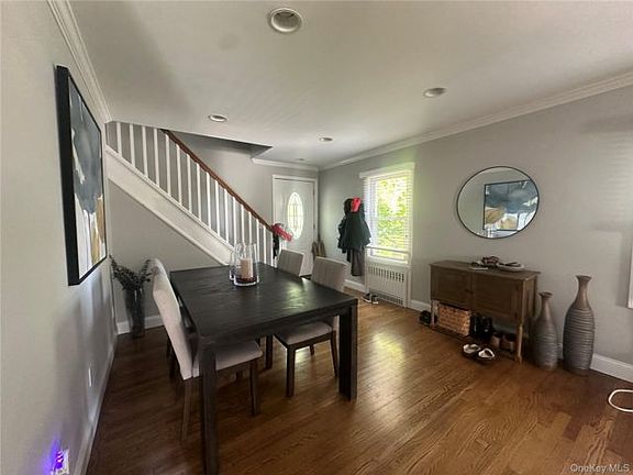 2nd image of 15 Barlow Ave APT 2