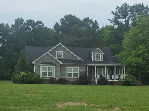 1103 Forrest Dr, Bladenboro, NC 28320