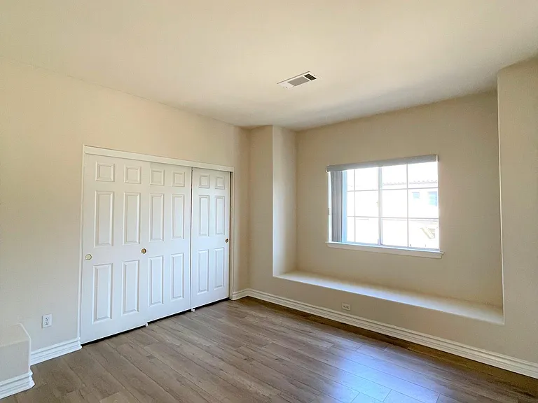 401 S 3rd Ave — Photo 11