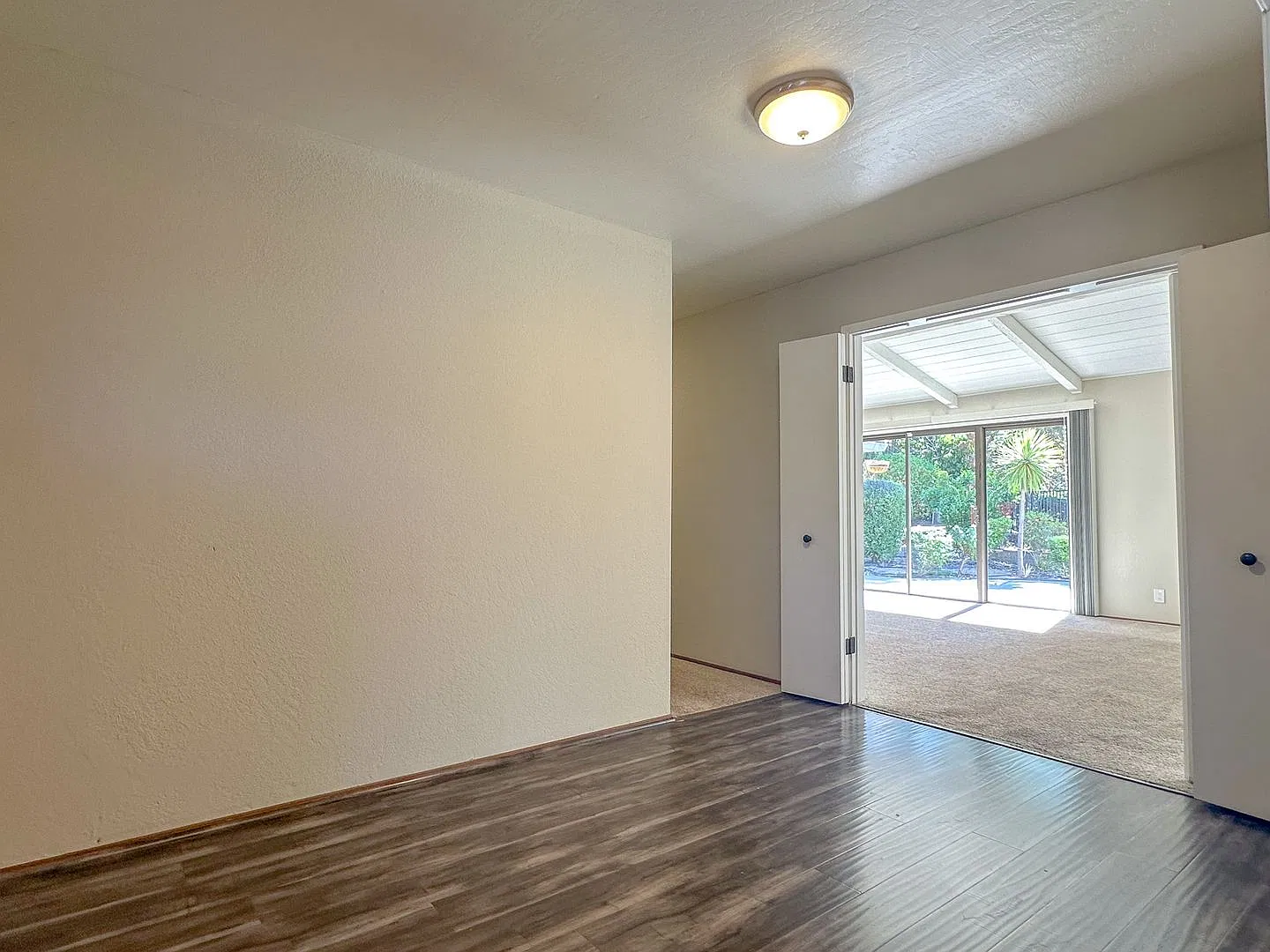 Spacious Single-Story Saratoga Home on a Private Acre Lot — Photo 2