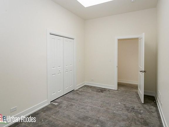 2nd image of 4300 W Montrose Ave Unit 4