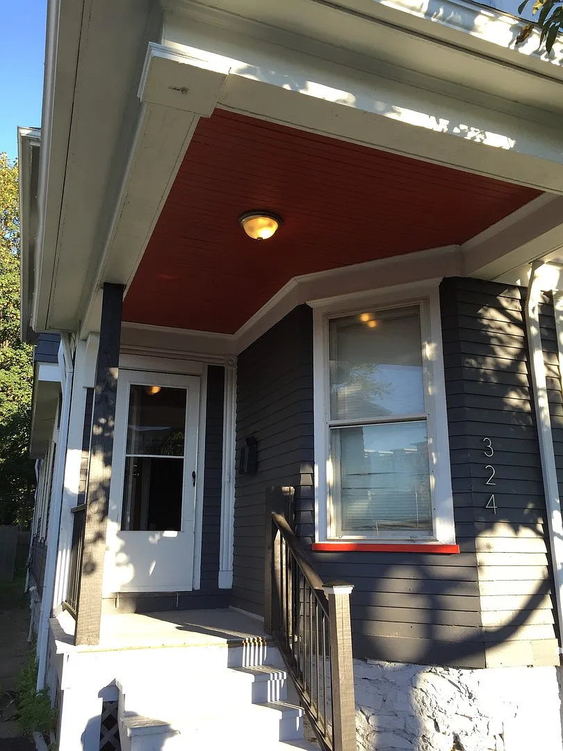324-326 Mt Hope Ave — Photo 2