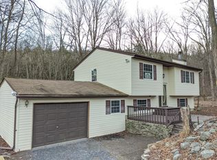 314 Clubhouse Dr, East Stroudsburg, PA