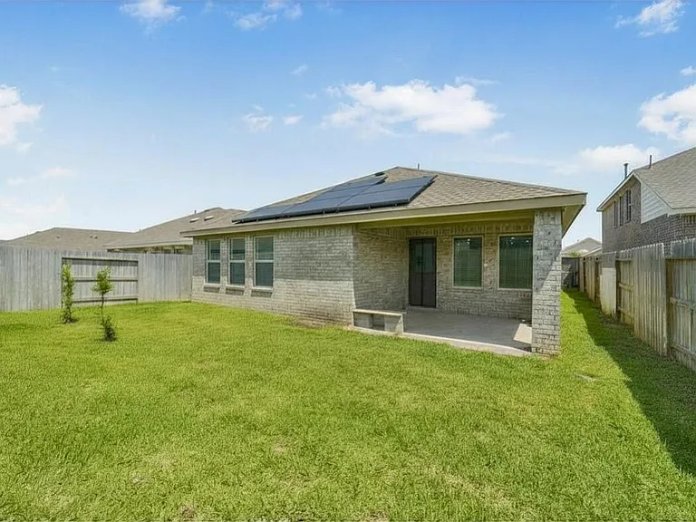 1504 Twilight Green Dr — Photo 19