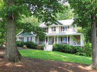 17031 Royalton Rd, Amelia Court House, VA 23002