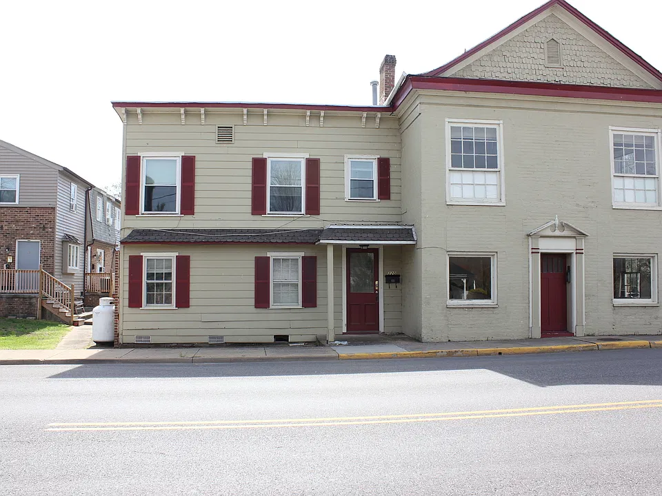 220 S Main St