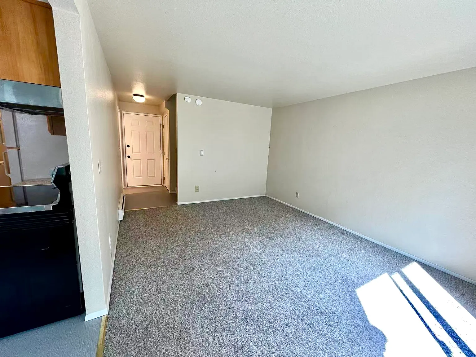 2 bed, 1.5 bath, 880 sqft, $2,450 — Photo 3