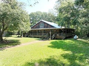 4th image of 300 Five Forks Rd