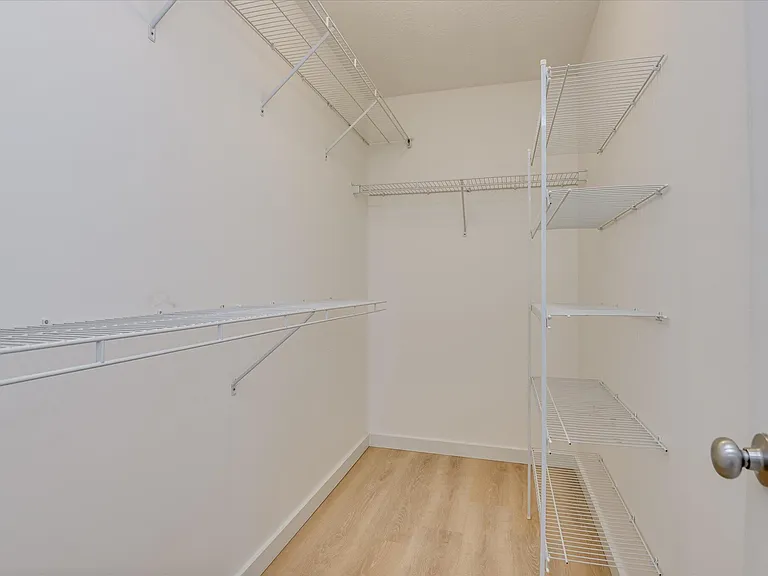 909 Watsonia Dr — Photo 18