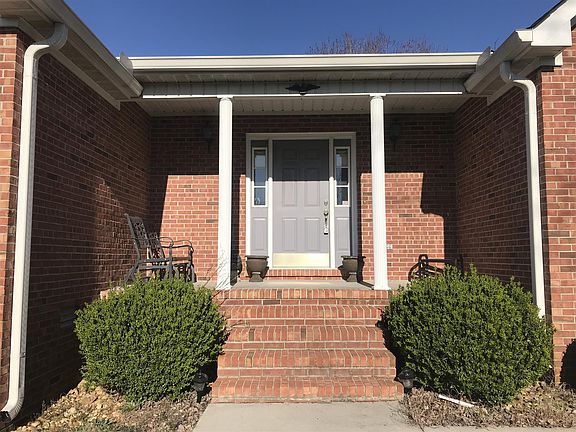 3rd image of 15 Hunt Creek Ct