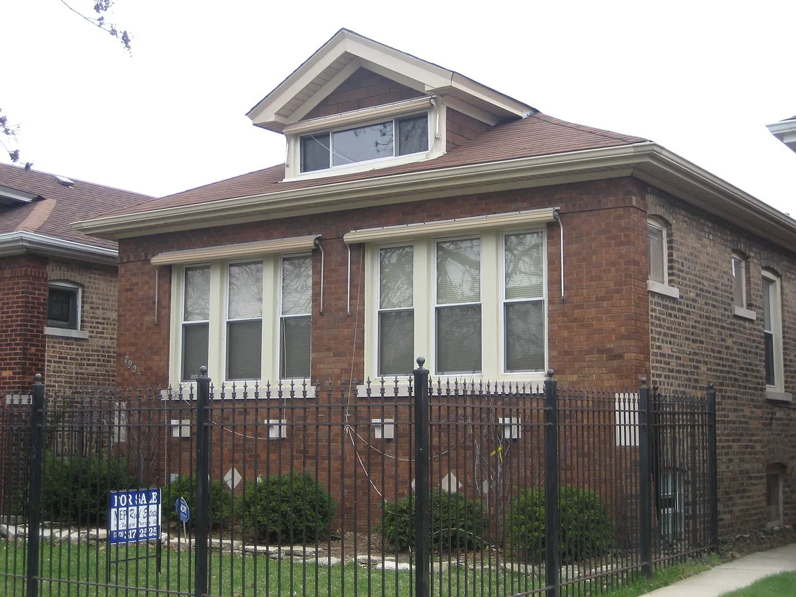 7924 S Kenwood Ave photo 1