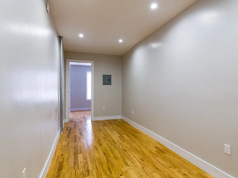 197 Irving Ave #3L — Photo 9