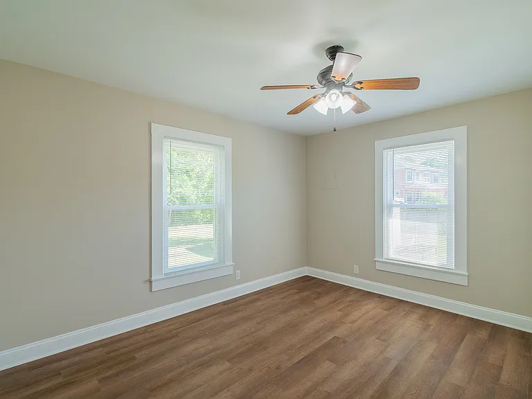 69 Lowe Ave NW — Photo 18