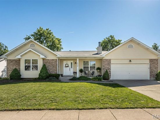432 White Chapel Dr, O'Fallon, MO 63368