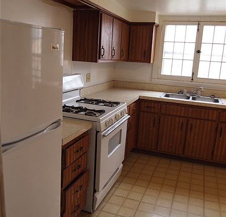 East Main street 119 reading photos on 11-21-2013 (21)